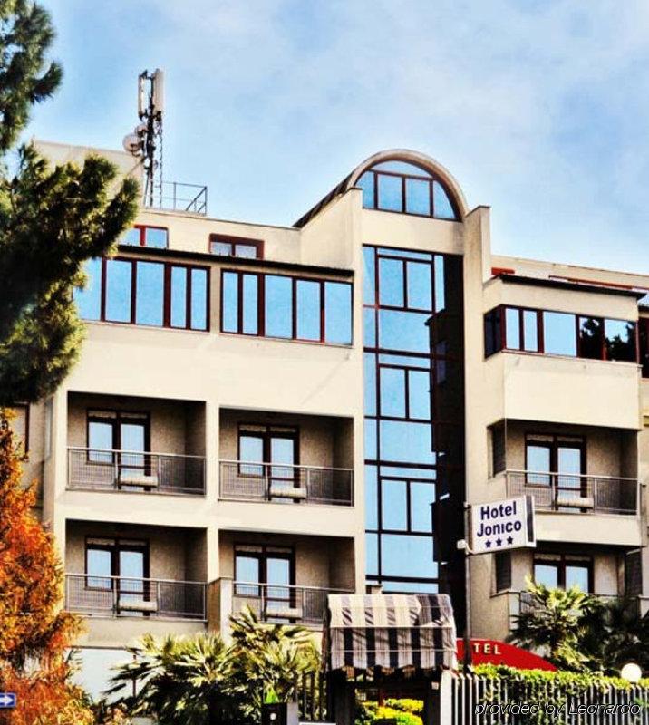 Hotel Jonico Рим Екстериор снимка