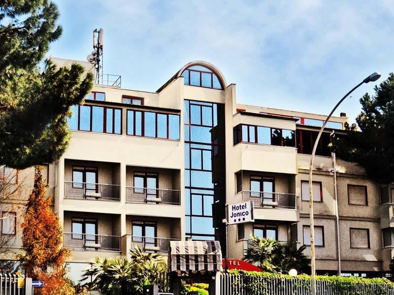 Hotel Jonico Рим Екстериор снимка